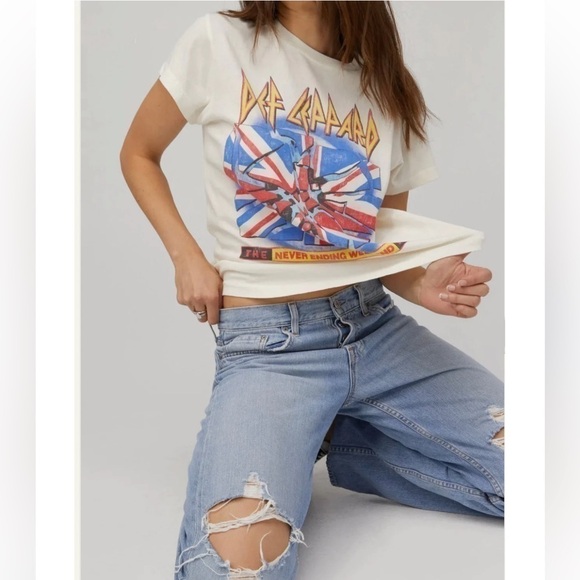 DAYDREAMER Def Leppard 1993 Tour Tee - Picture 5 of 16